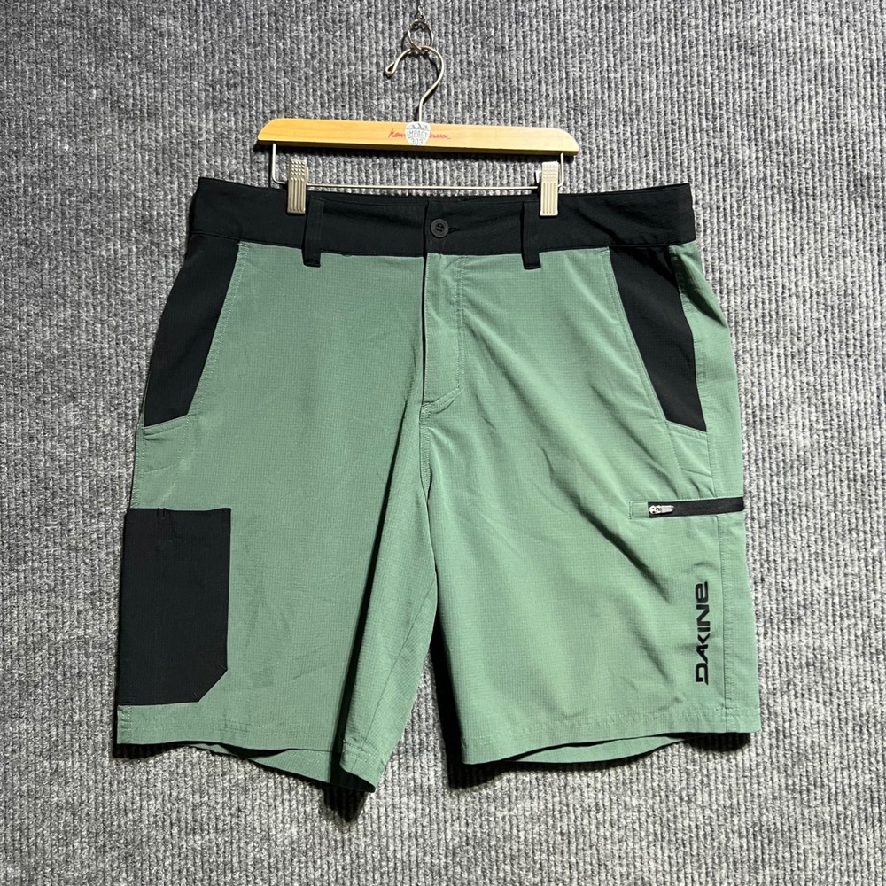 Dakine Mountain Bike Shorts Mens 36 Green Black MTB Trail Cargo Technical